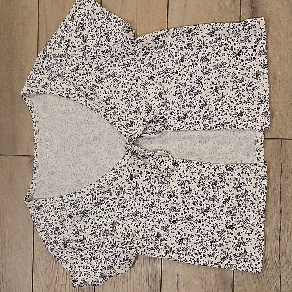 American Eagle Tie Front Short Sleeve Black & White Floral Cardigan Size XS